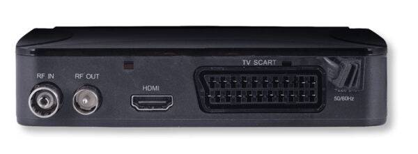 Retro del Decoder Trevi HD DVB-T2 con Funzione HEVC, connettori RF IN/OUT, HDMI, SCART e slot per schede SD.