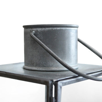 Lanterna in metallo e vetro grigio, altezza 57 cm, base quadrata 10x10