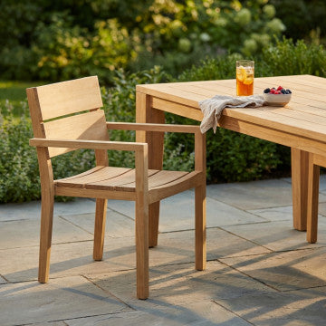 Poltrona impilabile in teak, dimensioni 58x60x80 cm, peso 10 kg