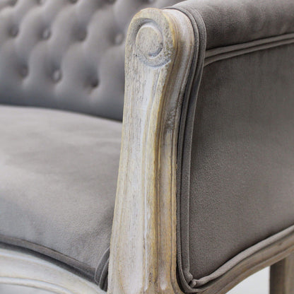 Divano elegante con capitonné in tessuto di lusso Divani Hobby Shop Solution   