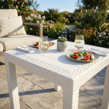Tavolo quadrato 80x80 cm in wicker con struttura in plastica stampata