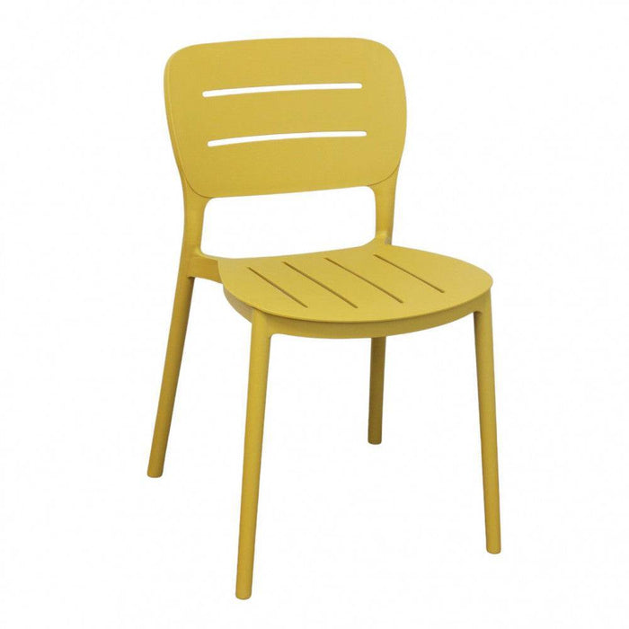 Sedia Giselle in polipropilene giallo, impilabile e senza braccioli, ideale per interni o esterni. Design moderno 44x52.5x79cm.