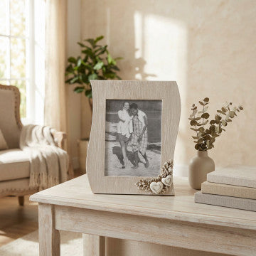 Portafoto MDF stile shabby chic con decoro ondulato 21x27 cm