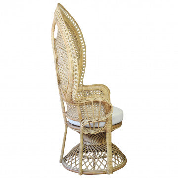Poltrona in fibra naturale di bamboo con cuscini beige 147x105x68 cm
