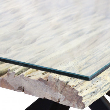 Tavolo con piano in legno ferroviario riciclato e vetro temperato