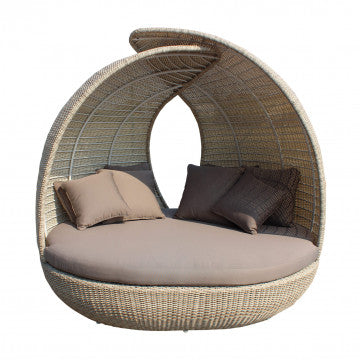 Conchiglia in alluminio e wicker con 8 cuscini, 180x210x192 cm