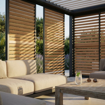 Laterale scorrevole con lamelle orientabili per pergola bioclimatica