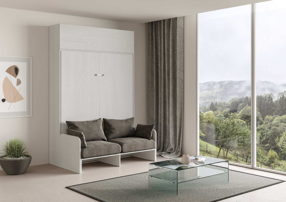 Letto a scomparsa Kentaro Sofà con pensile chiuso in soggiorno luminoso, perfetto per ottimizzare lo spazio abitativo.