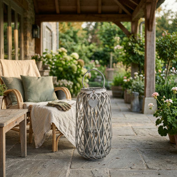 Lanterna in vimini grigio e vetro con decoro a cuore, altezza 76 cm
