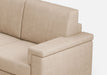 Dettaglio bracciolo del divano Marrak 2 posti medio beige, con tessuto chiaro e imbottitura ergonomica per massimo comfort.
