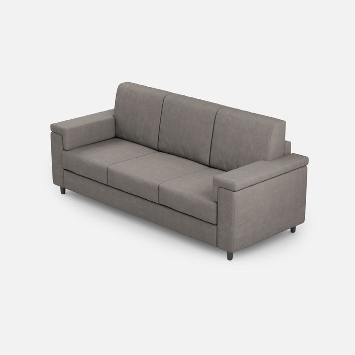 Vista angolare del divano Marrak 3 posti grigio, design lineare e sedute ampie per massimo comfort