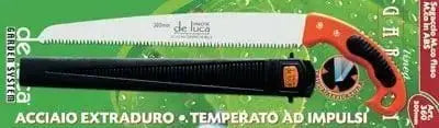 Segaccio c/fodero 300 mm Hobby Shop Solution con lama in acciaio temprato e manico antiscivolo, completo di fodero con passante per cintura.