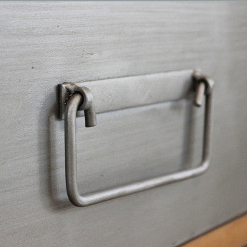 Mobile Ellery in metallo e legno, dimensioni 89x42,5x76,8 cm