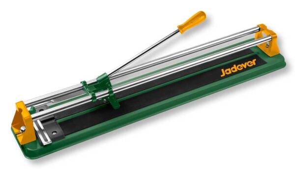 Tagliapiastrelle Jadever 600MM con base verde e dettagli gialli, utensile manuale per tagli precisi e affidabili su piastrelle ceramiche.