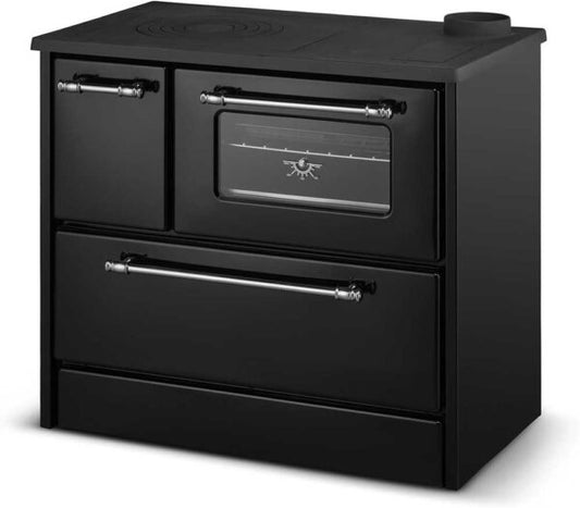 Cucina a legna Beatrice 9kW in acciaio e ghisa nera con maniglie in metallo, piano cottura in vetro e porta con finestra, ideale per riscaldamento domestico