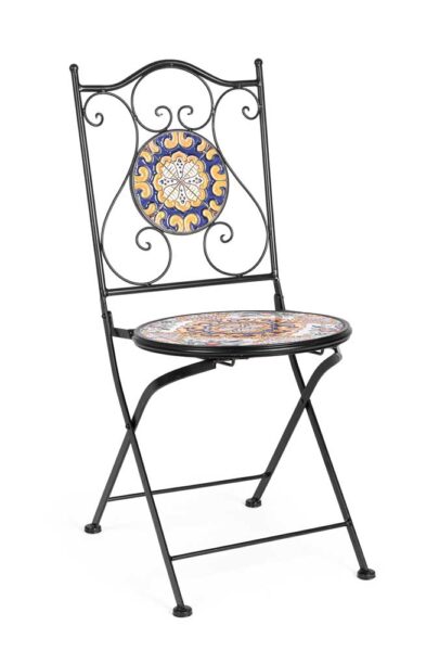 Sedia pieghevole Santorini in ferro con seduta in mosaico colorato, design elegante e resistente, ideale per esterni, altezza 92 cm.
