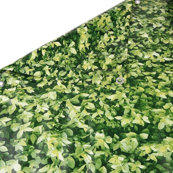 Dettaglio del telo frangivista effetto siepe con stampa foglie verdi, materiale resistente, perfetto per creare barriere visive naturali