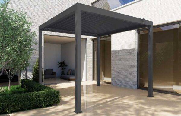 Pergola bioclimatica Circe100 in acciaio grigio con lamelle orientabili manualmente, struttura moderna e resistente, ideale per esterni eleganti