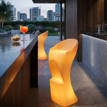 Sgabello luminoso in polietilene, ricaricabile USB, 40x45x80 cm