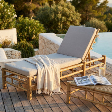 Lettino in bamboo con cuscino, dimensioni 210x80x36 cm, colore marrone