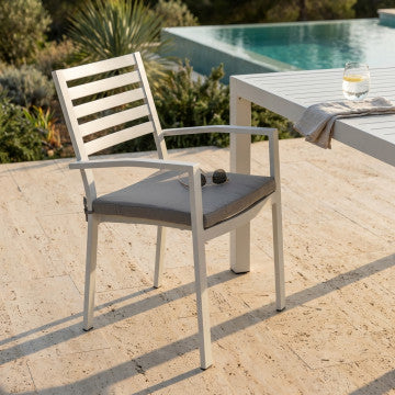 Poltrona in alluminio con cuscino, struttura seduta 46x62x84 cm