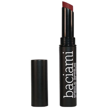 Rossetto mat no transfer Layla Baciami in tonalità rosso intenso, confezione nera con logo bianco, ideale per labbra impeccabili e durature