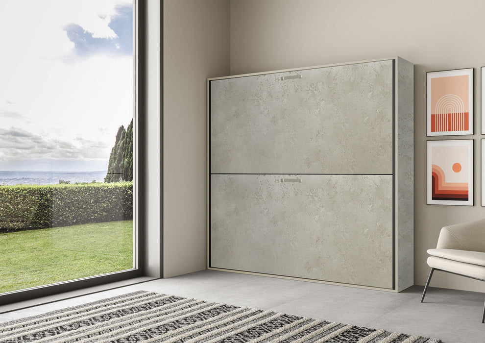 Letto a scomparsa orizzontale Kando chiuso, finitura cemento chiaro, perfetto per arredare ambienti moderni con soluzioni salvaspazio.