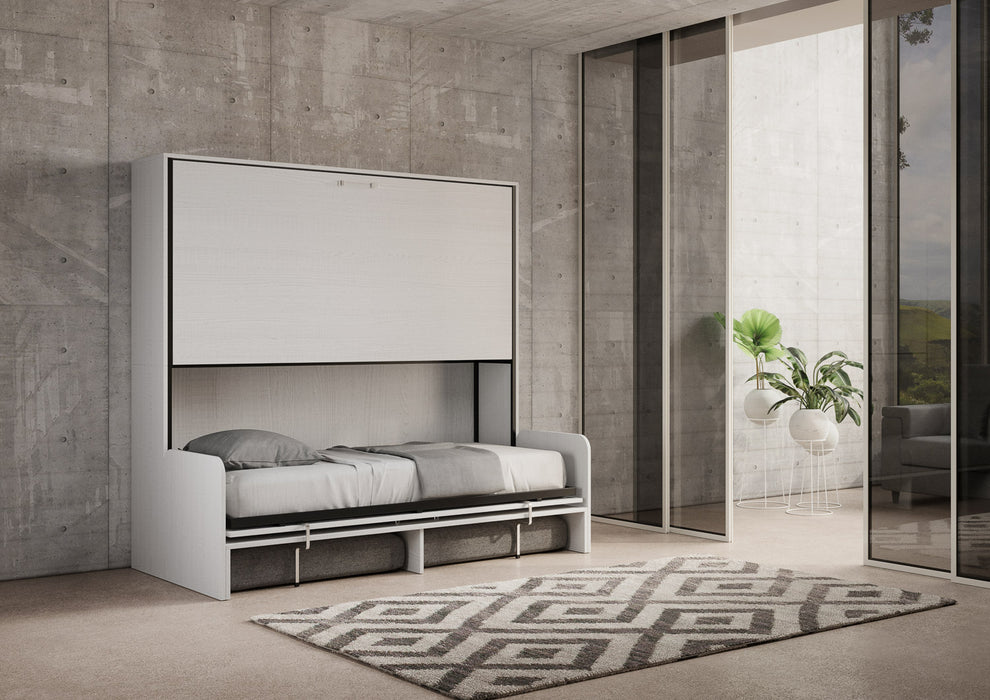 Letto a scomparsa orizzontale Kando Sofà con primo letto estratto, design compatto e funzionale per ambienti multifunzionali e moderni.