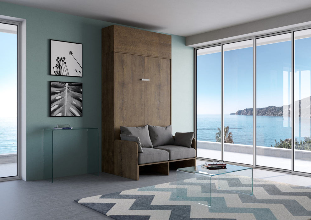Letto a scomparsa Kentaro Sofà 120 verticale legno scuro con pensile in soggiorno vista mare, perfetto per spazi moderni.
