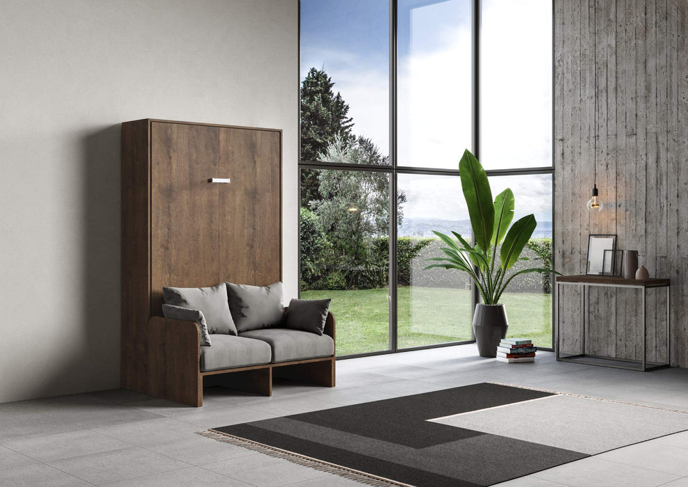 Divano del letto Kentaro Sofà con cuscini rimossi, mostra la preparazione per l’apertura del letto matrimoniale.