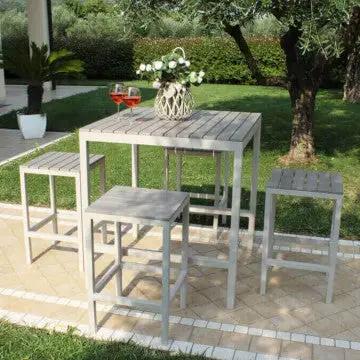 Completo bar Sirio - struttura in alluminio, piano del tavolo e seduta sgabello in polywood