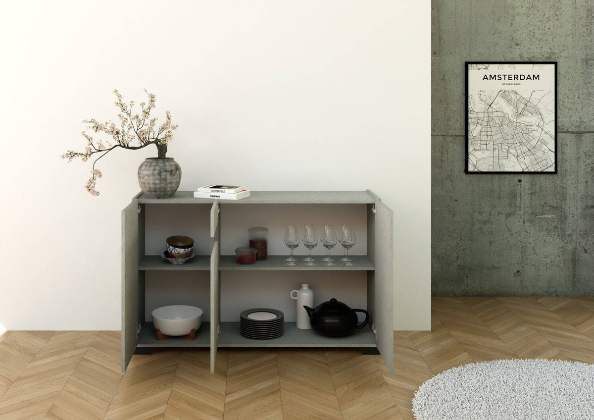 Interno madia Riflesso cashmere con ripiani per stoviglie e bicchieri. Soluzione funzionale per la zona giorno.