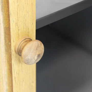 Mobile in legno e acciaio con struttura robusta, altezza 175 cm