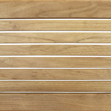 Primo piano delle doghe in teak della Poltrona Pieghevole Mirage con braccioli, evidenzia la qualità del materiale naturale.