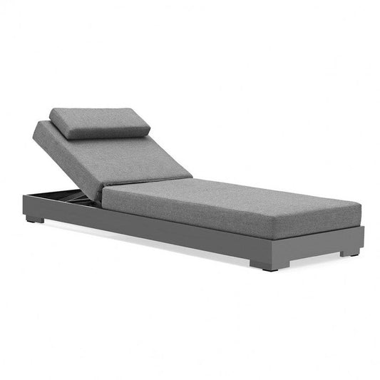 Lettino prendisole Boa Vista in alluminio grigio scuro con cuscino idrorepellente da 18 cm, schienale regolabile e poggiatesta, ideale per esterni