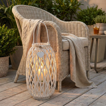 Lanterna bianca in vimini e vetro con decoro a cuore, altezza 86 cm