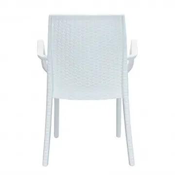 Vista posteriore della Poltrona Indiana bianca in wicker con struttura plastica stampata. Design resistente e adatto agli esterni.