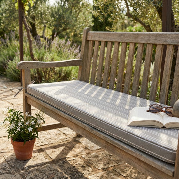 Cuscino sfoderabile in poliestere idrorepellente 110x45 cm