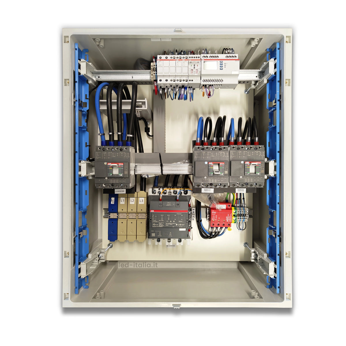 Interno Quadro AC Trifase 100kW Doppio Inverter 160A IP66 V-TAC con componenti elettrici e cablaggi per distribuzione trifase ad alta potenza.