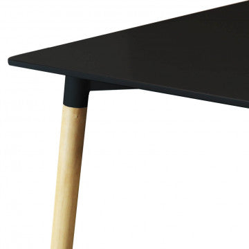 Tavolo rettangolare piano ABS nero gambe legno 140x80x75 cm