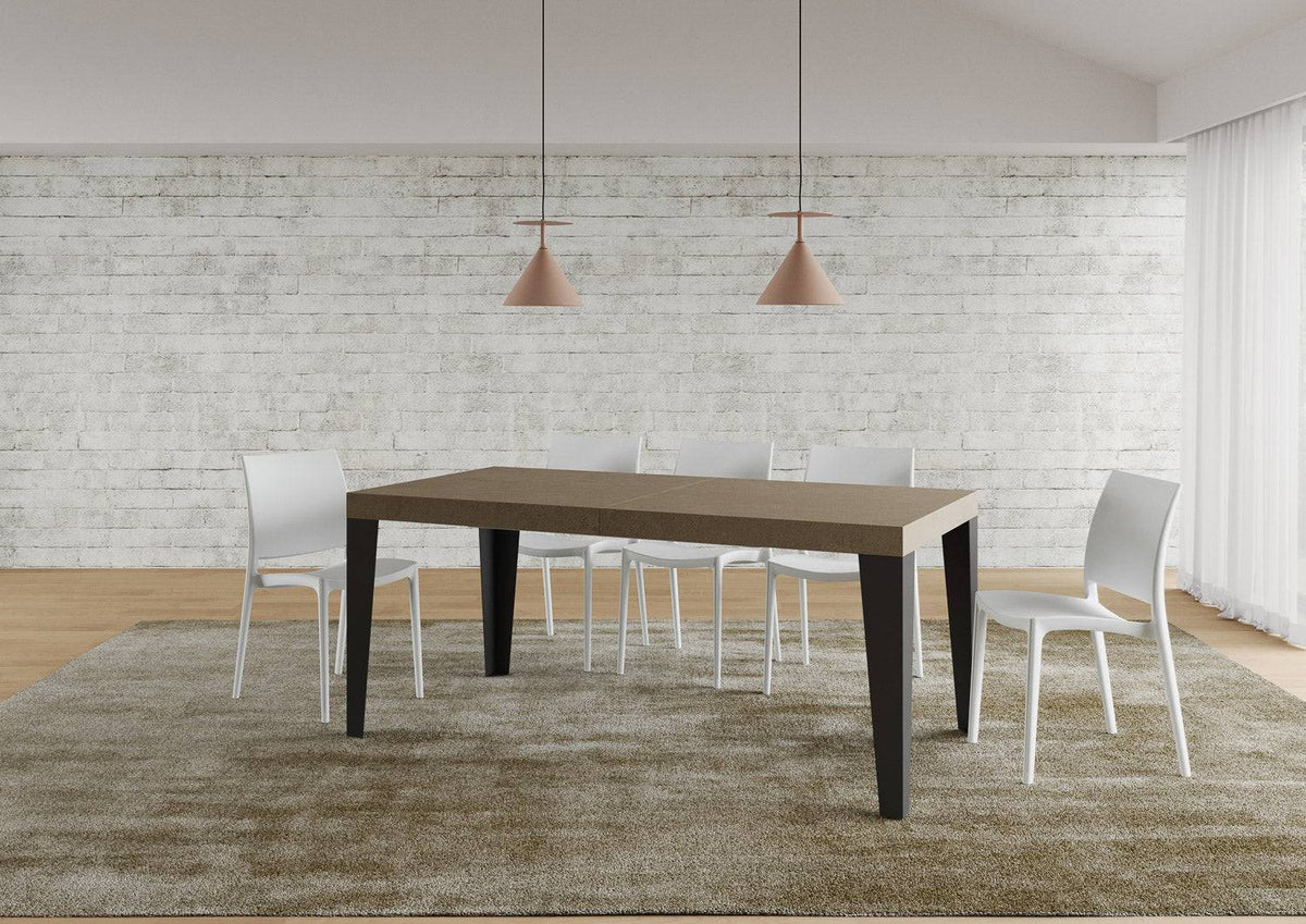 Tavolo Allungabile Flame con Gambe Antracite - Eleganza Italiana, esteso per 8 persone in sala da pranzo luminosa e moderna.