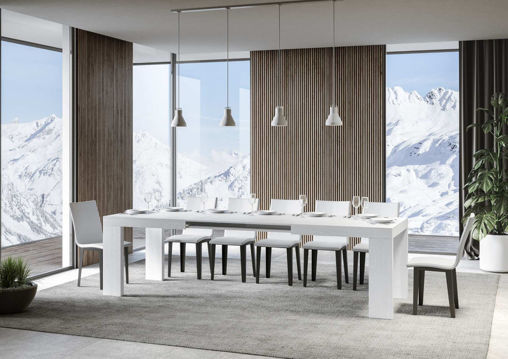 Tavolo Roxell bianco esteso in sala da pranzo