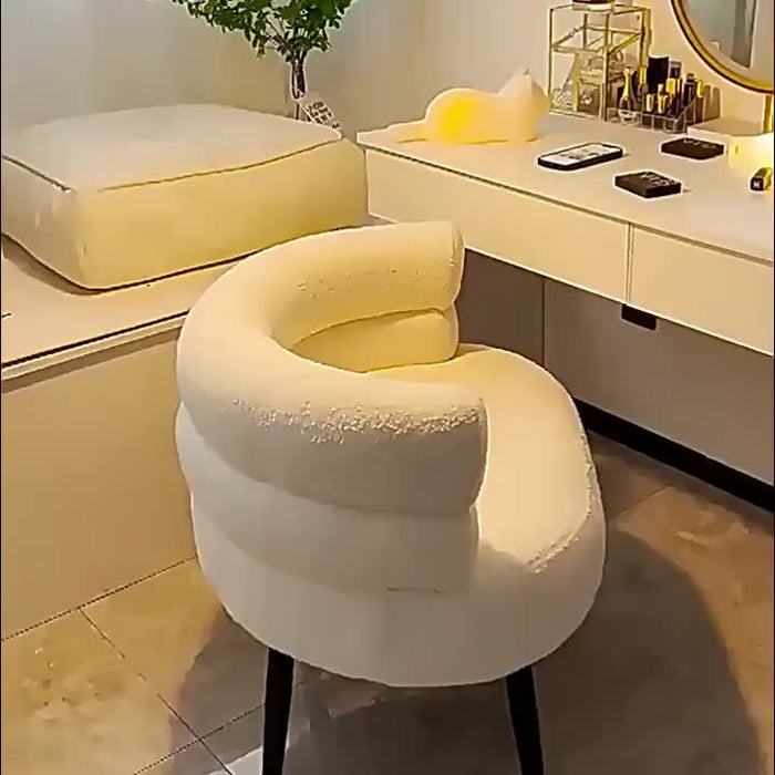 Poltrona in pelle di agnello con schienale morbido 🛋️
