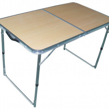 Tavolo pieghevole con piano in legno chiaro e struttura in metallo, ideale per campeggio, picnic o attività all'aperto