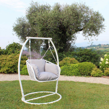 Dondolo con struttura in metallo e seduta in wicker - 105x156x105 cm
