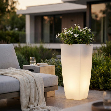Vaso luminoso in polipropilene 33x33x70 cm con LED RGB multicolor e batteria solare