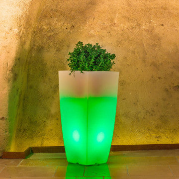 Vaso luminoso in polipropilene 33x33x70 cm con LED RGB multicolor e batteria solare