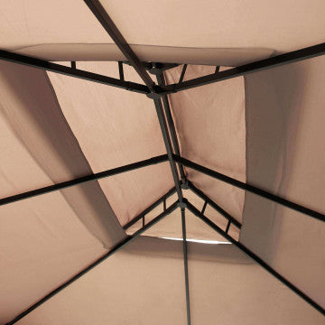 Interno del gazebo con struttura in metallo e telo in tessuto beige, vista dal basso verso l'alto, ideale per protezione dal sole