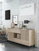 Credenza 2 ante e 2 cassetti in melaminico con sistema push, finitura legno chiaro, in un ambiente moderno. Dimensioni 154x41x75 cm.