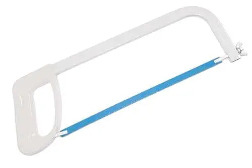 Lama cobalto archetto mm.300 montata su seghetto manuale, ideale per taglio metalli come ferro e acciaio in ambito hobbistico e professionale.